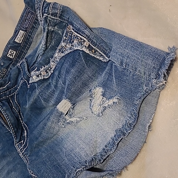 Miss Me Jeans Shorts Mid Rise Rhinestone Embroidered Easy Fit Denim 30 - Picture 8 of 11